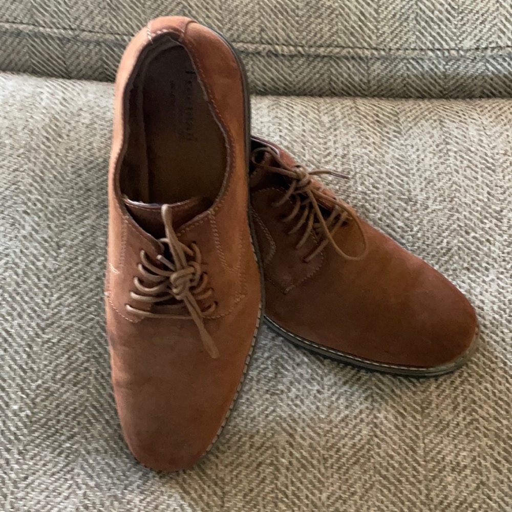 Brown dress shoes